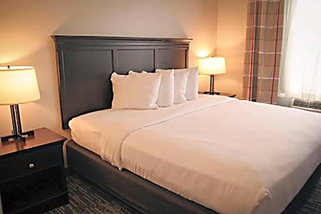 1 King Bed, Suite, Nonsmoking