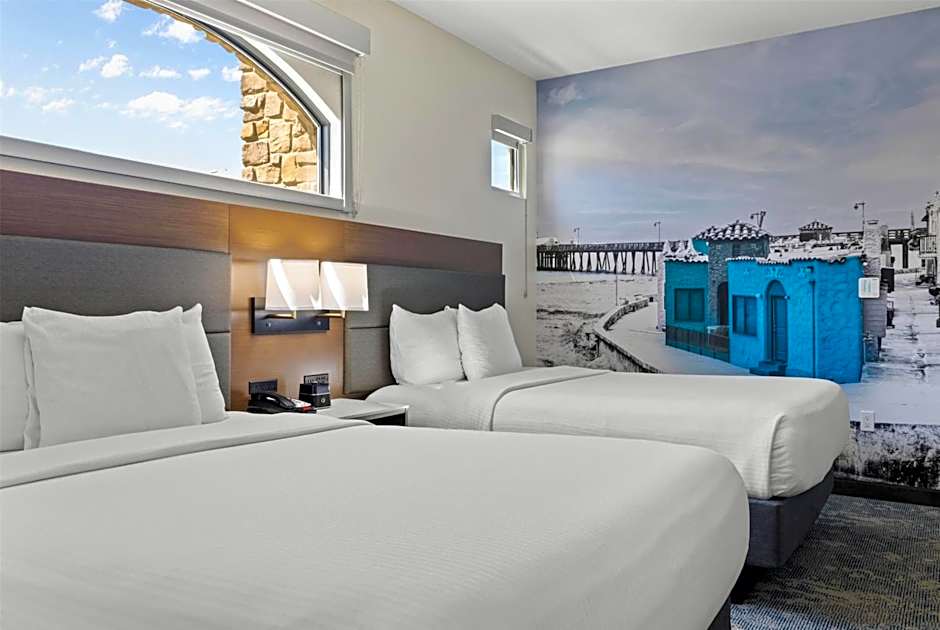 La Quinta Inn & Suites by Wyndham Santa Cruz