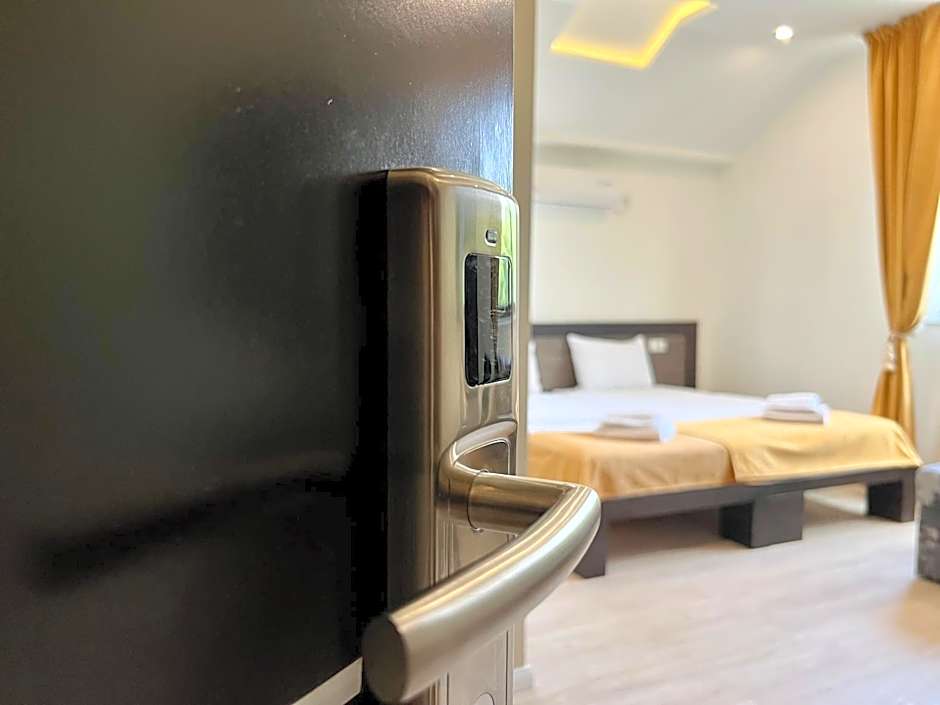 Side One Design Hotel Garni