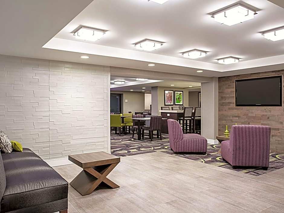 La Quinta Inn & Suites by Wyndham Baltimore N/White Marsh