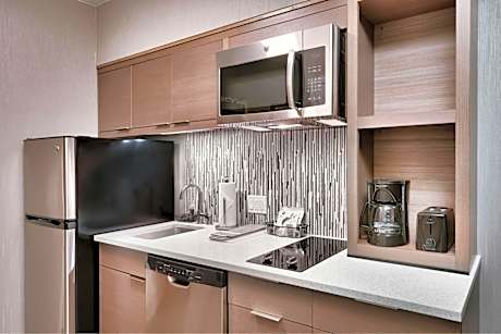 Studio with Two Queen Beds and Sofa Bed