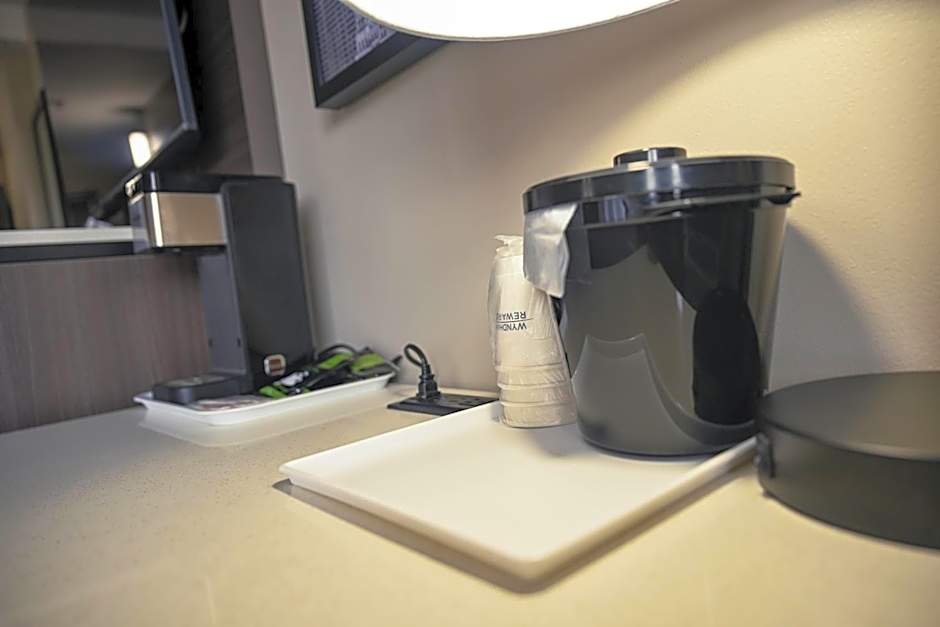 Ramada by Wyndham North Bergen