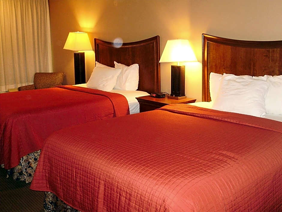 Photo 1 of 4 of 2 Queen Beds