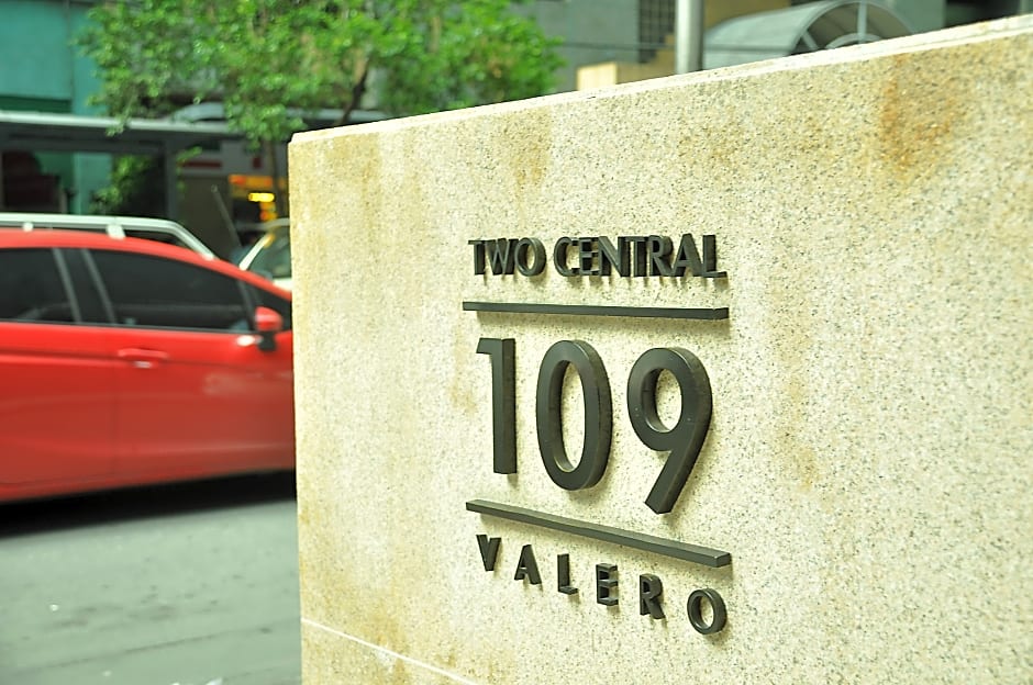 C Suites at Two Central Residences