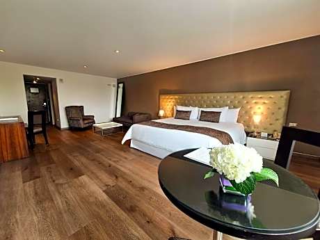 Junior Suite with Bath