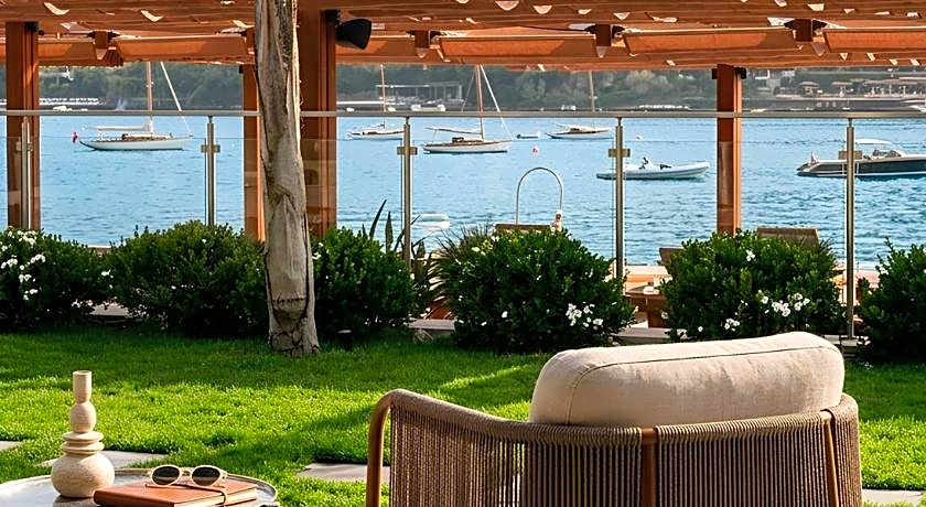 Mare Deluxe Residences  & Villas