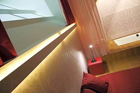 Honeymoon Suite