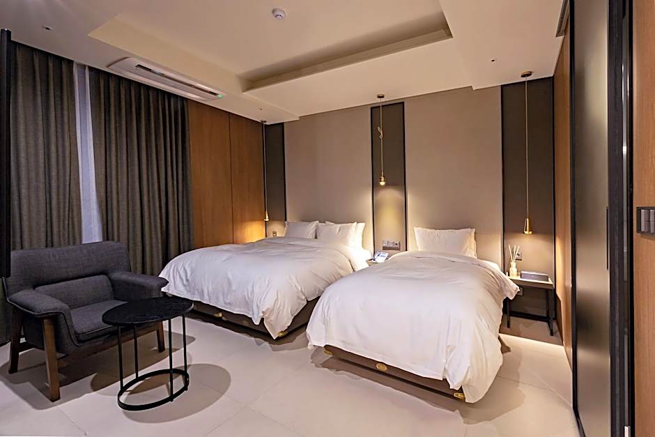 Hotel East9