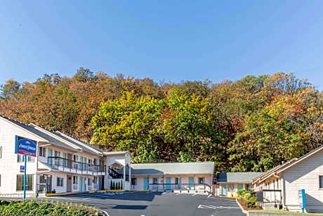 Howard Johnson by Wyndham Roseburg