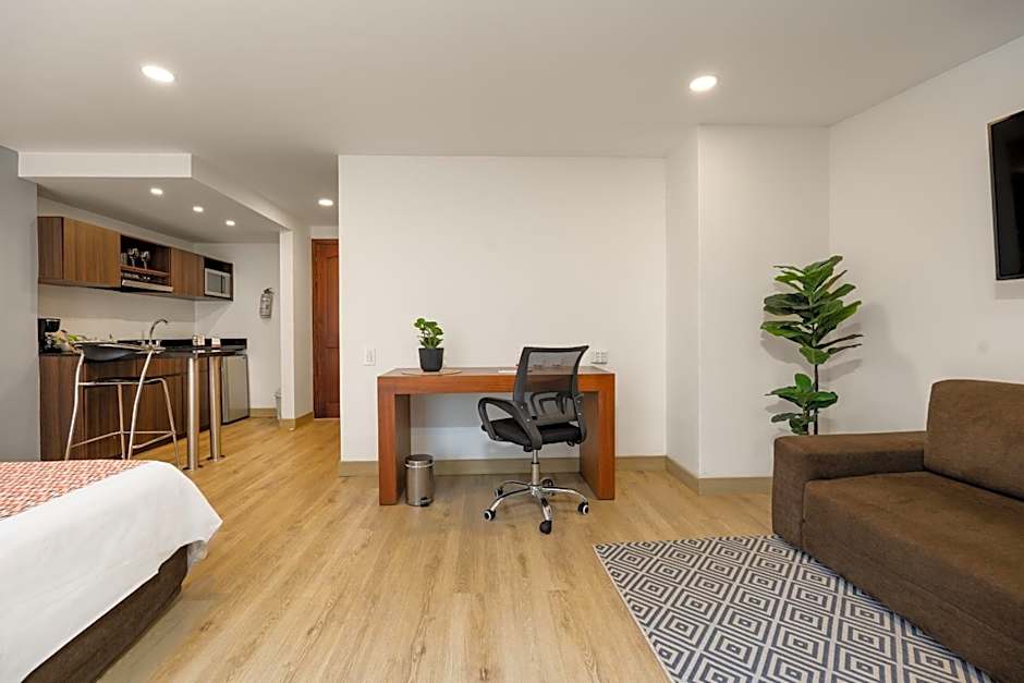 Leblón Suites Hotel