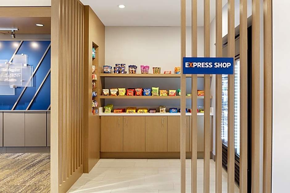 Holiday Inn Express & Suites Port Washington By IHG