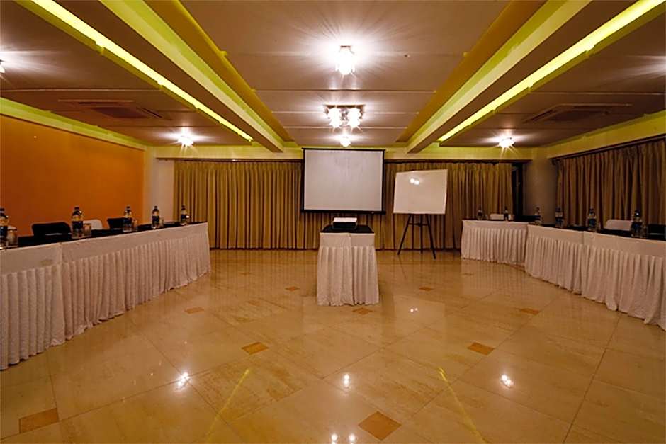 Hotel Platinum Residency