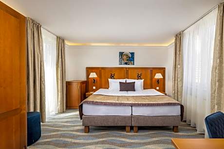 Deluxe Room with Balcony