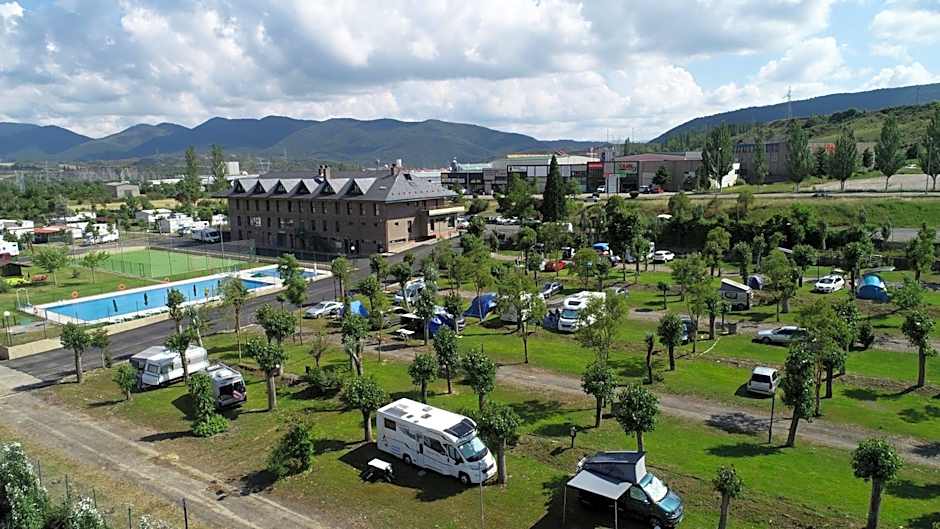 Sabiñanigo Camp & Hotel