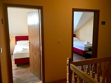 Quadruple Room with Private External Bathroom
