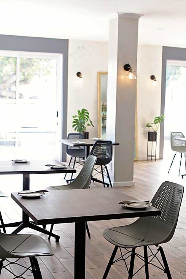 New National Hotel and Conference