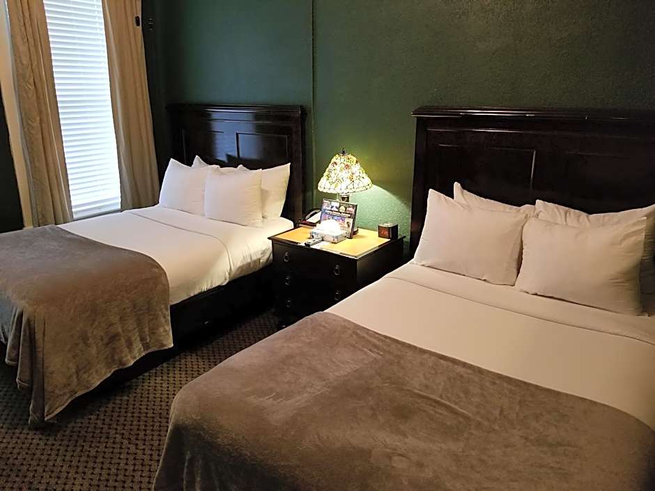 1905 Basin Park Hotel