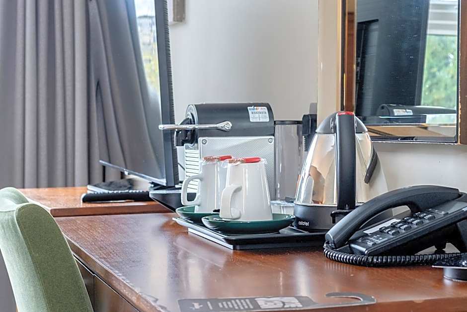 Winchester Wessex Hotel by Sunday