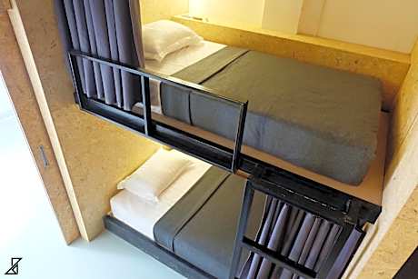 Bed in 8-Bed Mixed Dormitory Room
