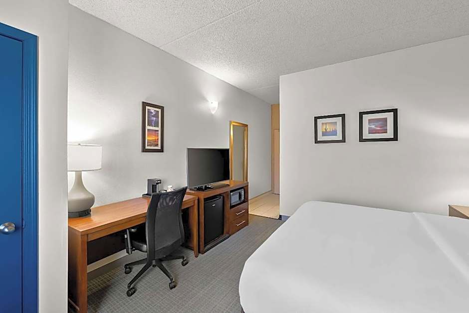 Comfort Inn & Suites near Kino Sports Complex