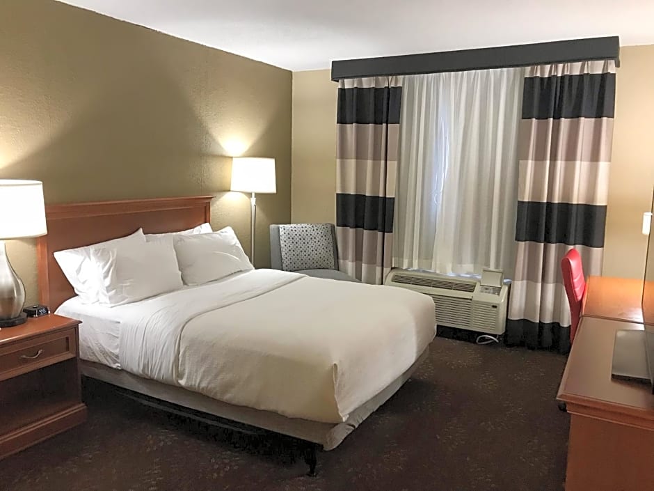 Holiday Inn Alexandria, an IHG Hotel