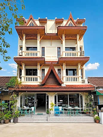 Holiday House Kata & Karon Phuket Hotel