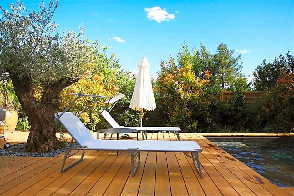 L Amourier chambres charme et confort avec Jacuzzi ou baignoire XXL