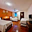 Hotel Holly