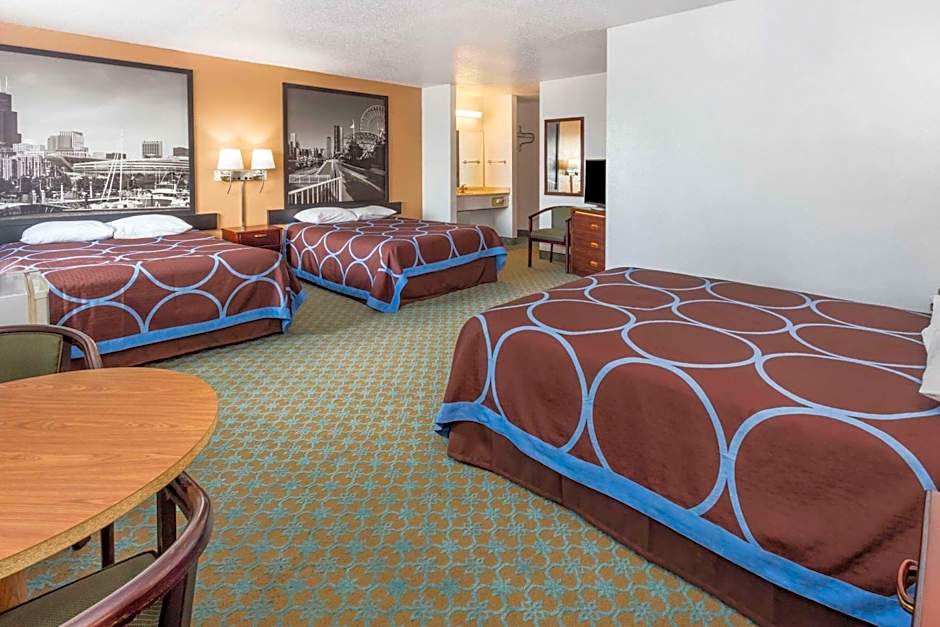 Super 8 by Wyndham Bourbonnais/Kankakee Area