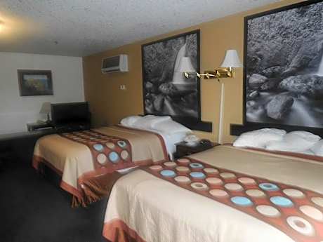 Deluxe King Suite - Non-Smoking