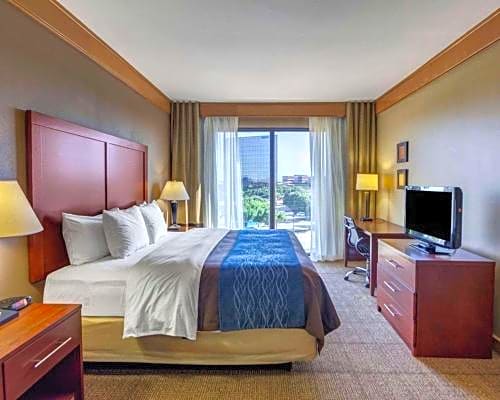 Comfort Inn & Suites Plano East