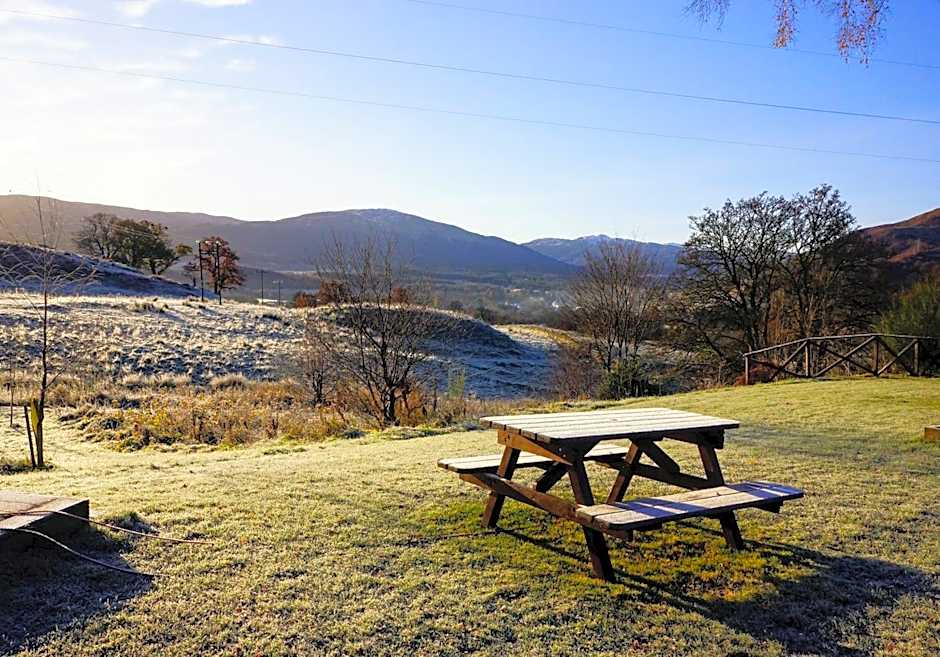 Cosy & compact Rowan Lodge no2