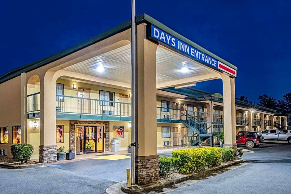 Days Inn by Wyndham Macon I-475