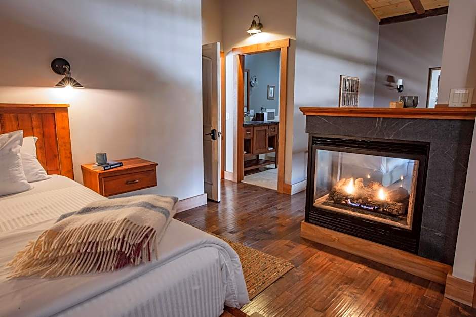 Photo 1 of 6 of Deluxe 1 King Bed Suite