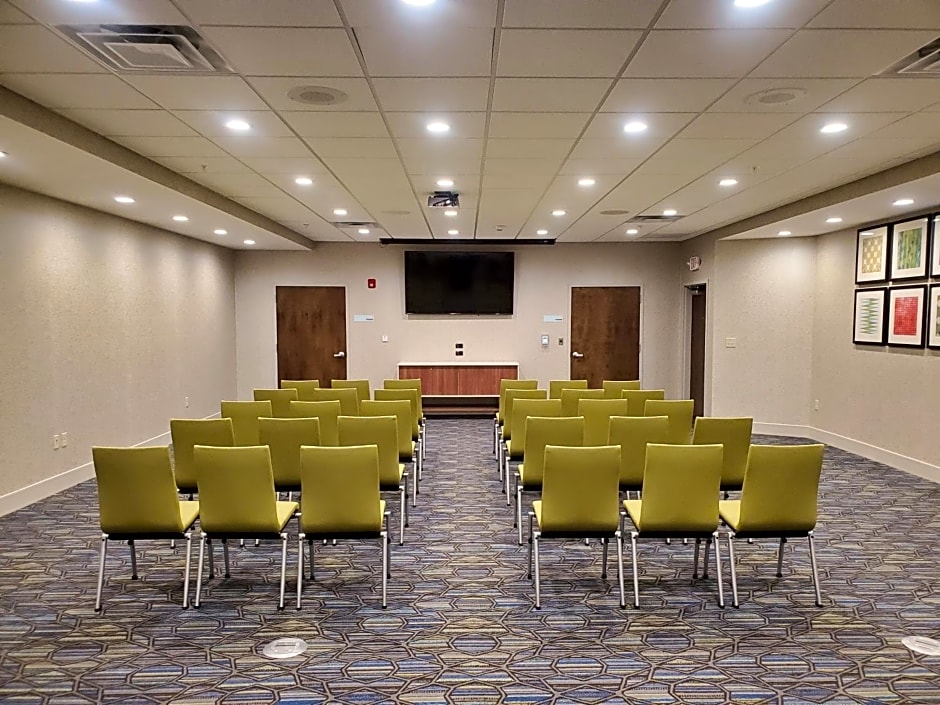 Holiday Inn Express & Suites Sandusky By IHG