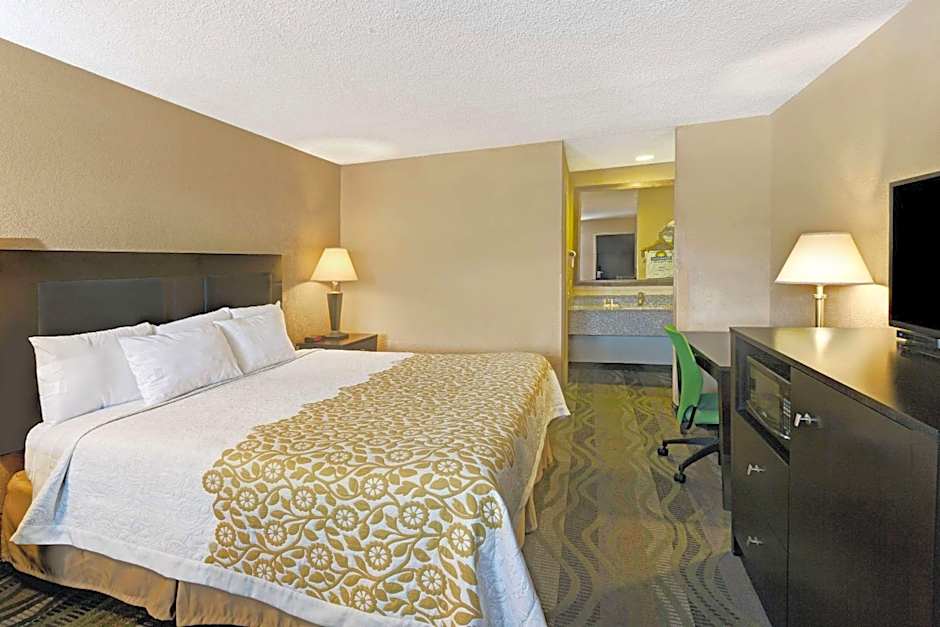 Days Inn by Wyndham Cherokee Near Casino