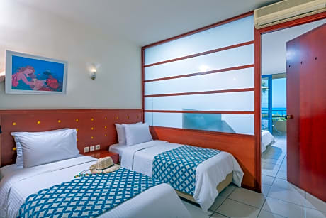 Family Room Capacity 4