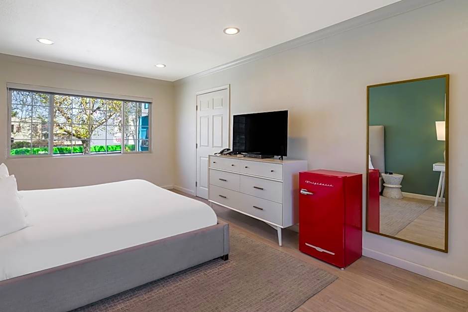 Signature Inn Oakland
