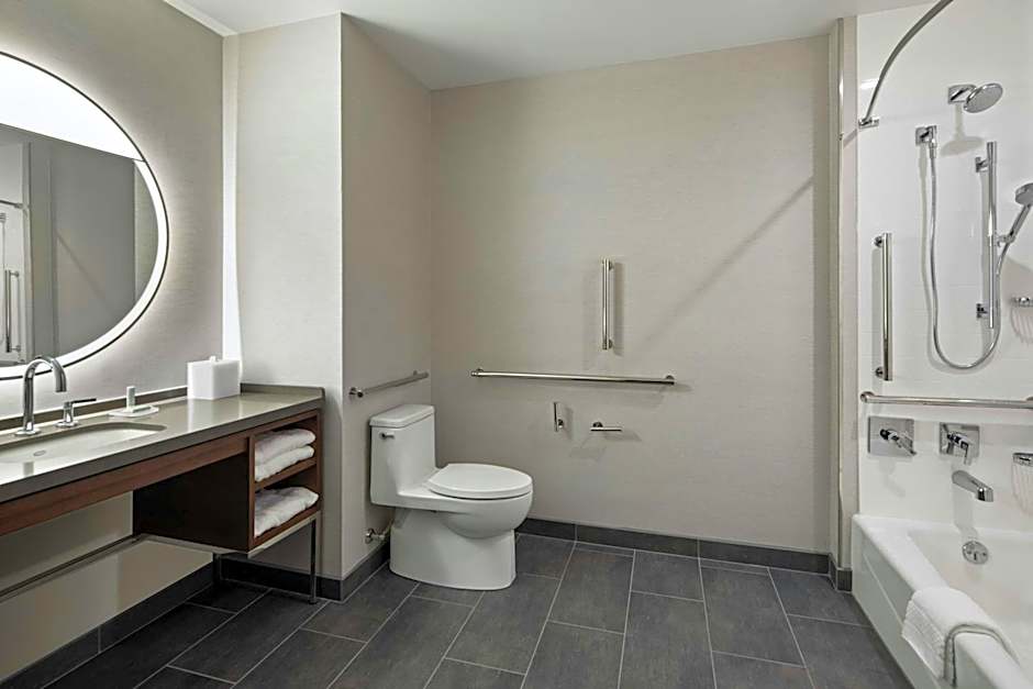 Courtyard by Marriott St Paul Downtown