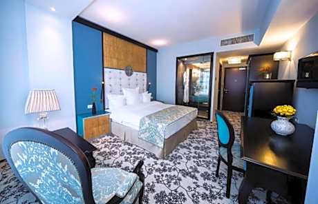 King Room 5* with SPA Included