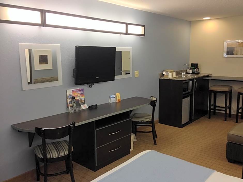 Microtel Inn & Suites By Wyndham Bath