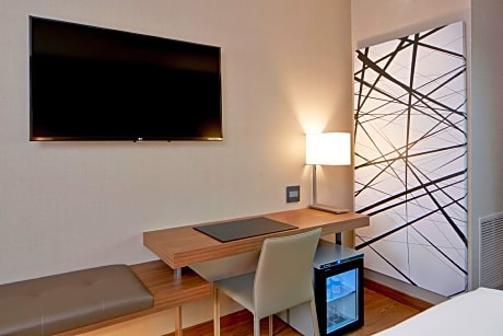 1 Bedroom Hospitality Suite, 1 King