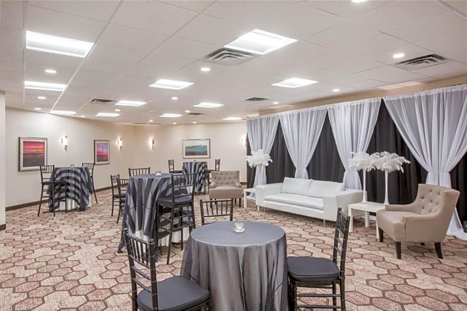 AC Hotel by Marriott Portland Lake Oswego