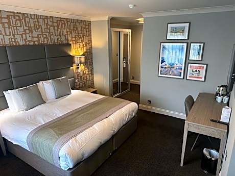 The Essex Golf & Country Club Hotel