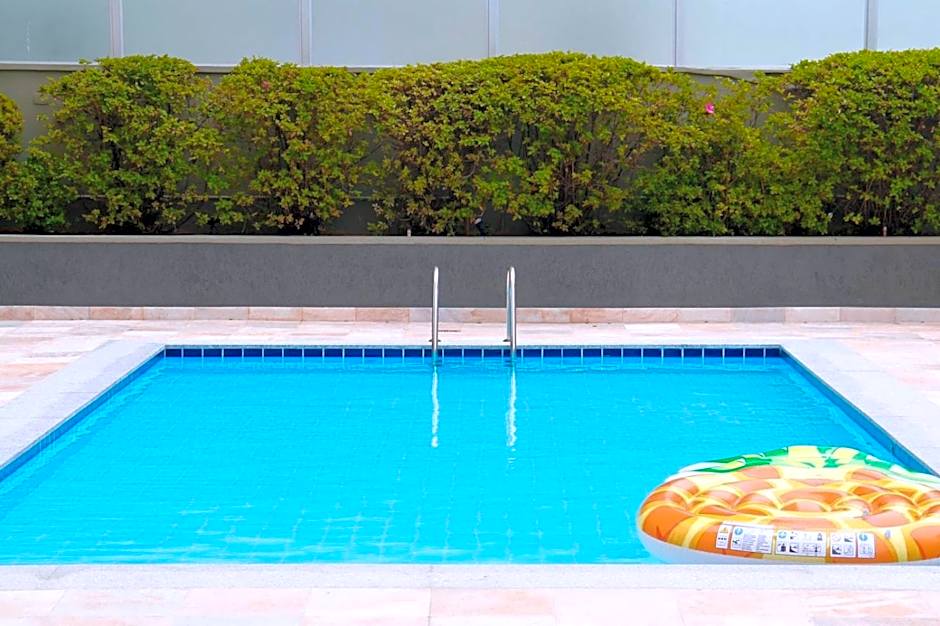 Max Savassi Apart Service