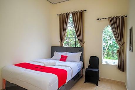 RedDoorz near Terminal Bus Purwokerto