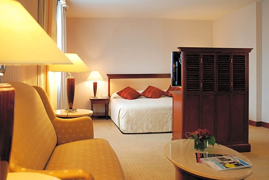 Evergreen Laurel Hotel