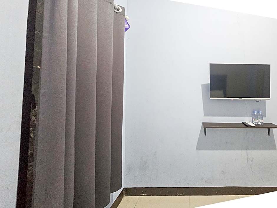 Homestay Sido Joyo near Sunrise Mall Mitra RedDoorz