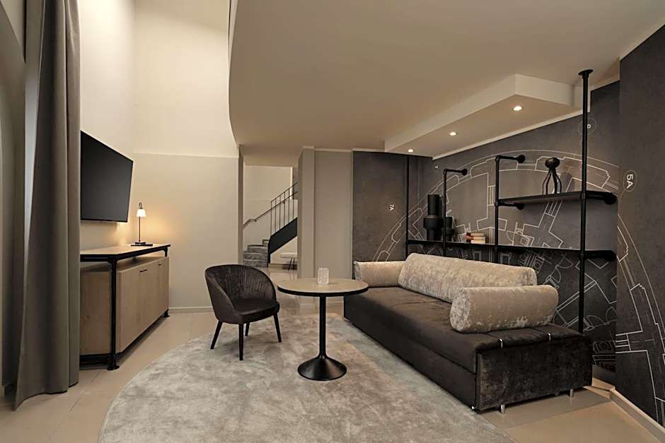Wasserturm Hotel Cologne, Curio Collection by Hilton