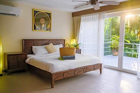 Three-Bedroom Villa with Sea View and Private Pool